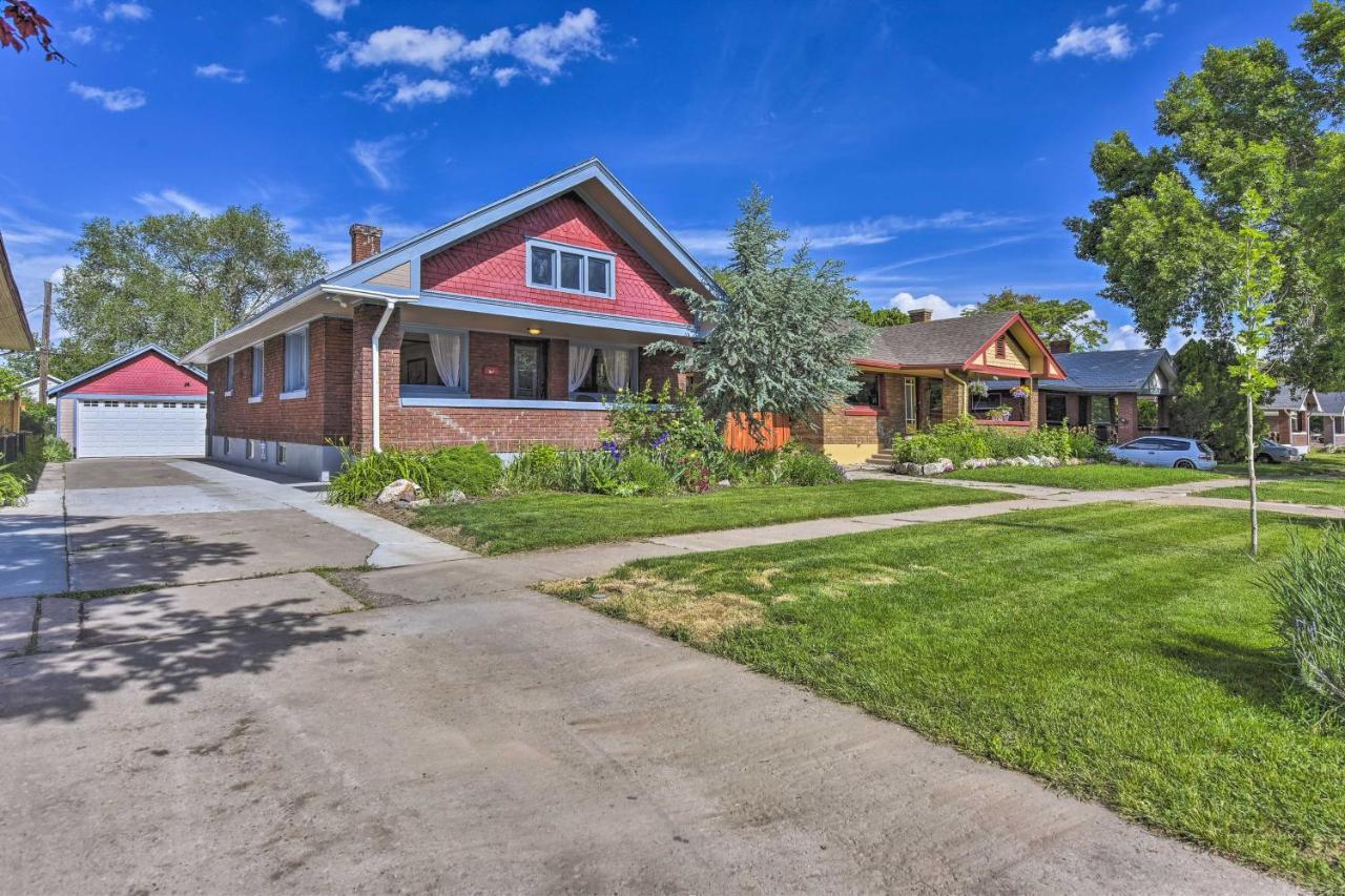 Hébergement de vacances Charming Historic With Private Backyard! *